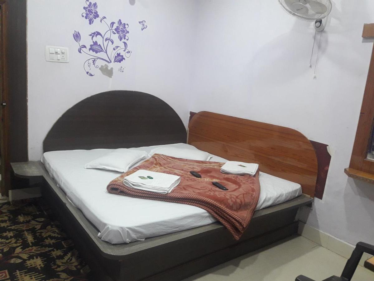 Hotel Rajvihar Pachmarhi Exterior photo